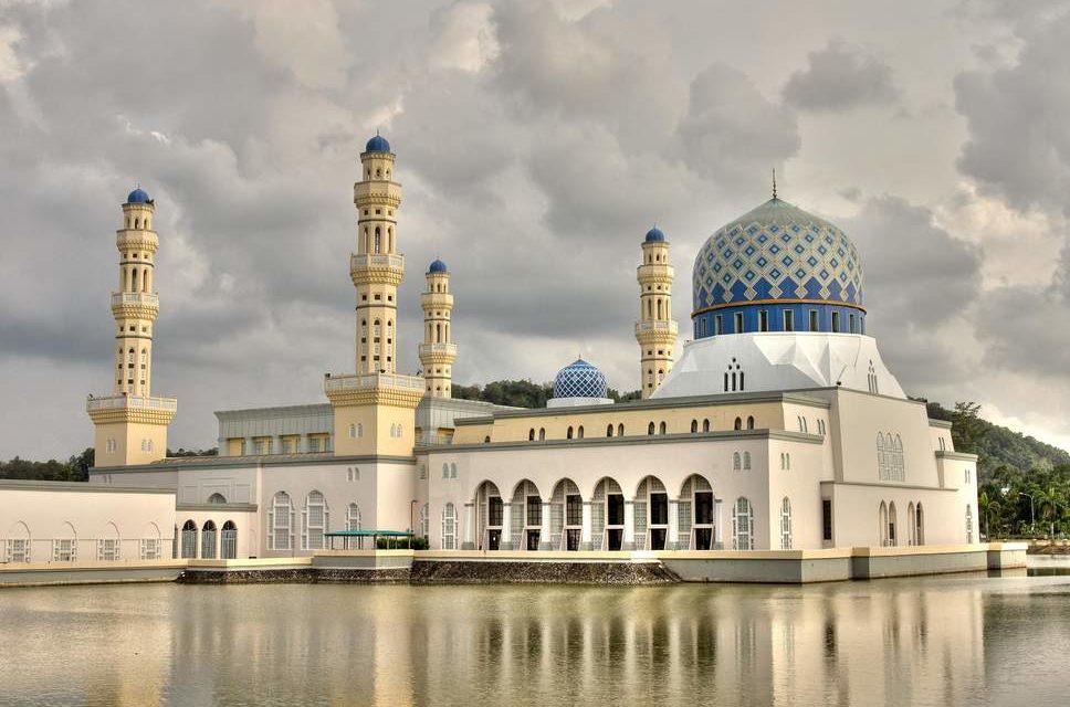 Malaysian Mosque Bans Tourists after video of woman dancing outside goes viral