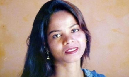 Asia Bibi: Pakistan acquits Christian woman on death row