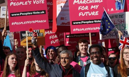 Hundreds of thousands take to streets in London demanding second Brexit vote