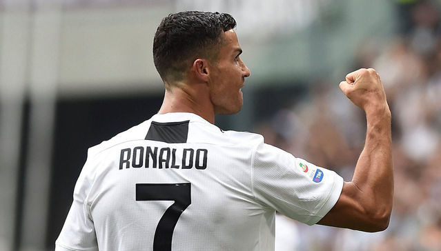 Cristiano Ronaldo beats Messi to Champions League record